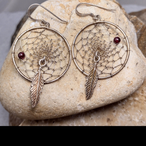 Vintage Native Southwestern Rhodolite Garnet Dreamcatcher Earrings - Picture 8 of 9